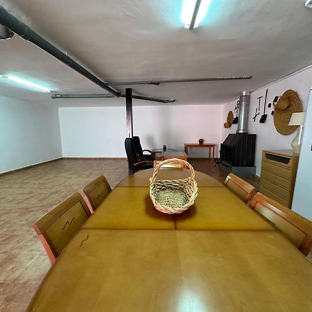 Villa Casa Grande De Tres Plantas Con Parking Gratis à Linares  Extérieur photo