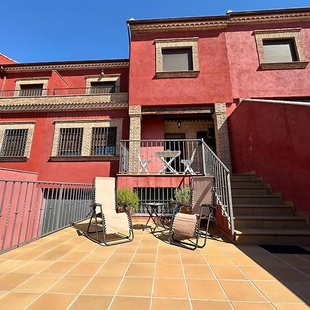 Villa Casa Grande De Tres Plantas Con Parking Gratis à Linares  Extérieur photo