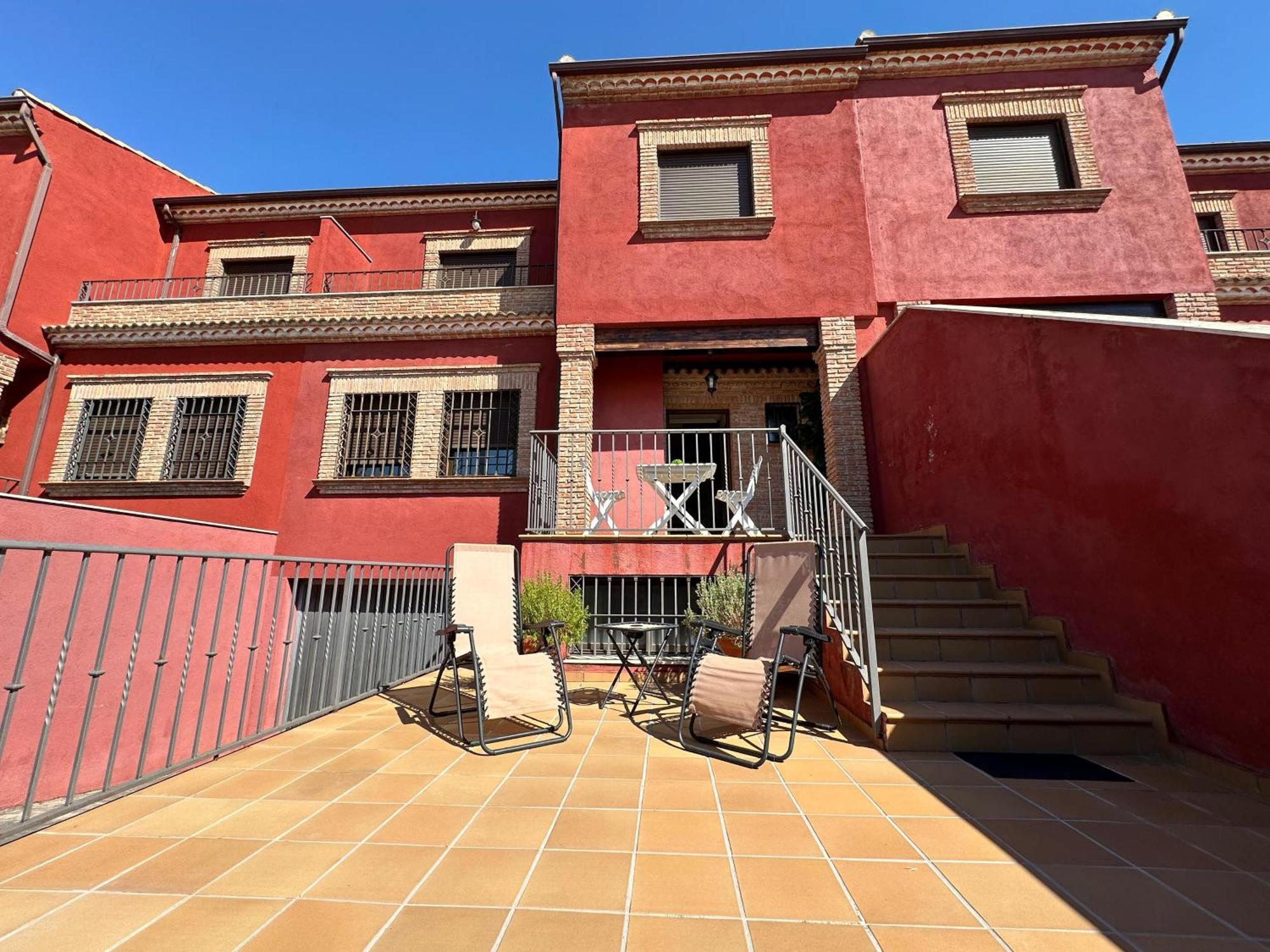 Villa Casa Grande De Tres Plantas Con Parking Gratis à Linares  Extérieur photo